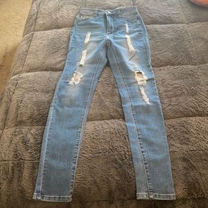💫NWT!! Fashion Nova- Say Yes to Distress Jeans, Size 9/10💫